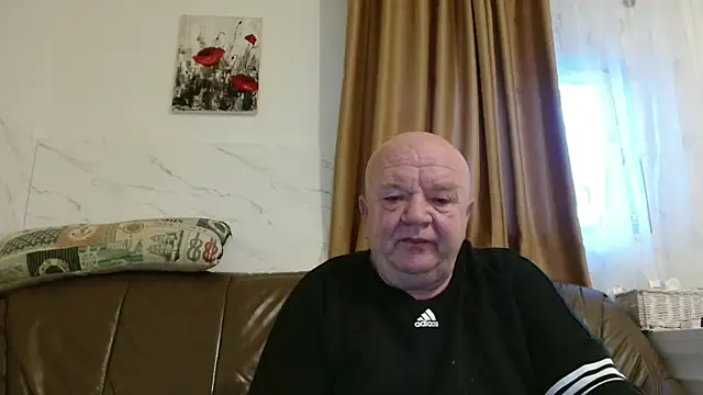 Snapshot of fullballs6 chatting on February 2026 05:06:02 AM fullballs6 online show from February 2026 05:06:02 AM