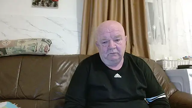 Snapshot of fullballs6 chatting on February 2026 03:27:01 AM fullballs6 online show from February 2026 03:27:01 AM