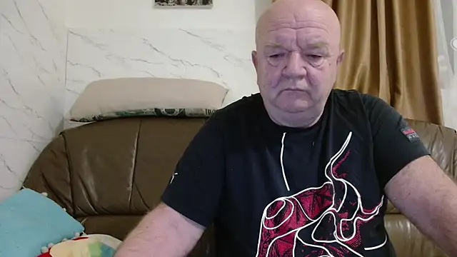 Snapshot of fullballs6 chatting on March 2026 03:52:02 AM fullballs6 online show from March 2026 03:52:02 AM