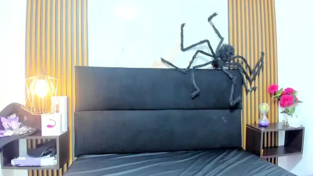 Ambber moon online show from October 2025 02:15:01 AM