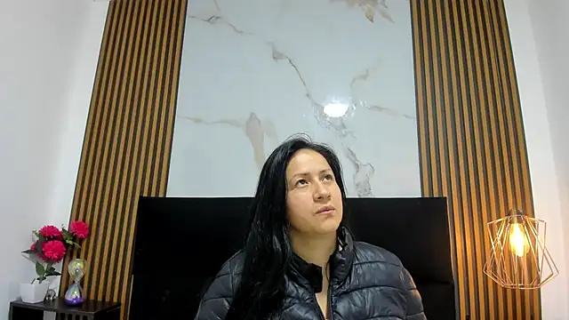 Ambber moon online show from October 2025 03:18:01 AM