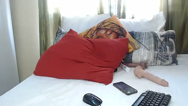 Foxybrownxx1 online show from October 2025 06:56:02 AM