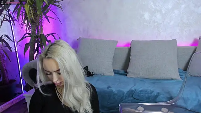 Snapshot of BambiAndAyline chatting on February 2025 04:27:01 AM BambiAndAyline online show from February 2025 04:27:01 AM