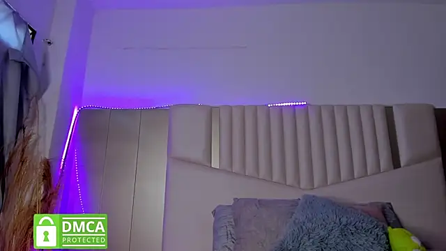 Snapshot of queen_angelique chatting on January 2025 09:50:01 PM queen angelique online show from January 2025 09:50:01 PM