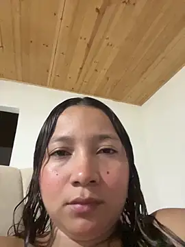 Snapshot of queen_angelique chatting on November 2025 01:27:02 AM queen angelique online show from November 2025 01:27:02 AM