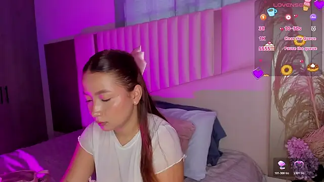 queen angelique online show from July 2026 10:49:02 PM
