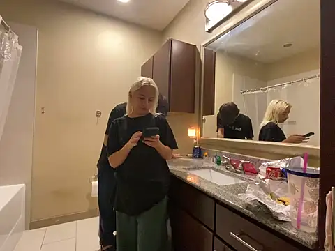 girlfriendmissy online show from March 2025 02:52:01 AM