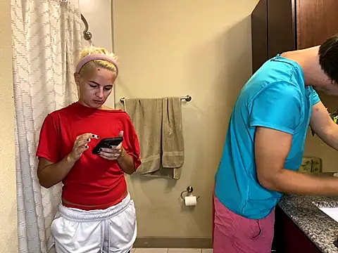 girlfriendmissy online show from October 2025 05:22:02 PM