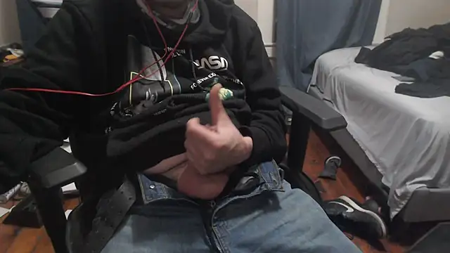 Snapshot of chicostick413 chatting on December 2024 04:17:02 AM chicostick413 online show from December 2024 04:17:02 AM