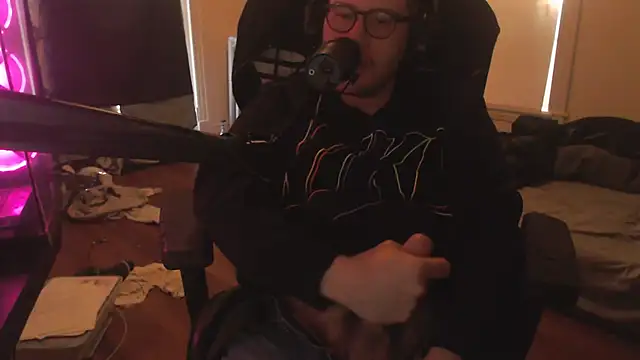 Snapshot of chicostick413 chatting on November 2025 06:21:01 PM chicostick413 online show from November 2025 06:21:01 PM