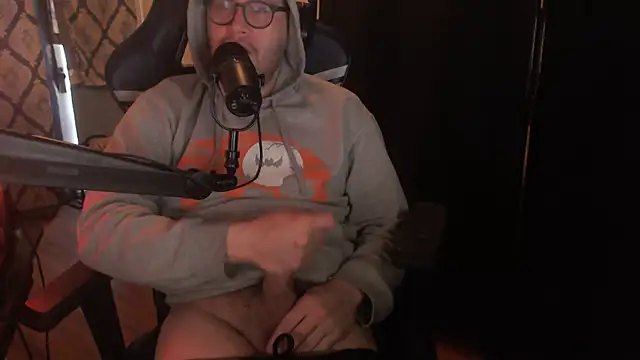 chicostick413 online show from April 2026 11:37:01 AM