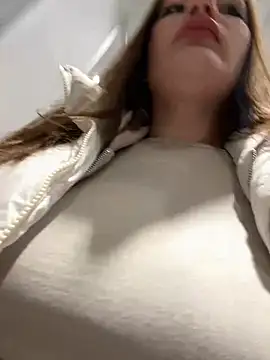 Snapshot of justmila chatting on December 2024 11:33:01 AM justmila online show from December 2024 11:33:01 AM