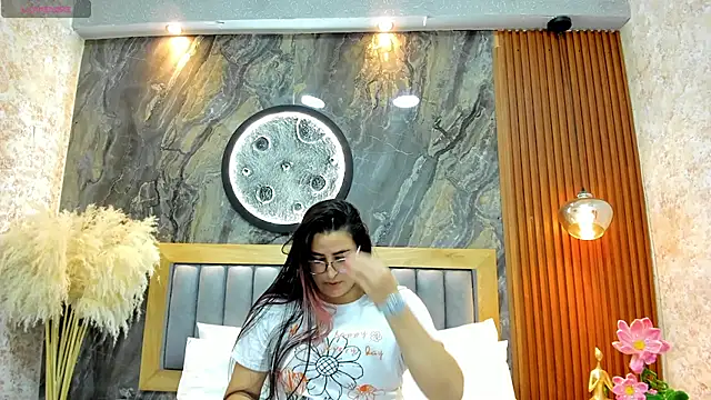 BellaPeers  online show from April 2026 10:42:02 AM