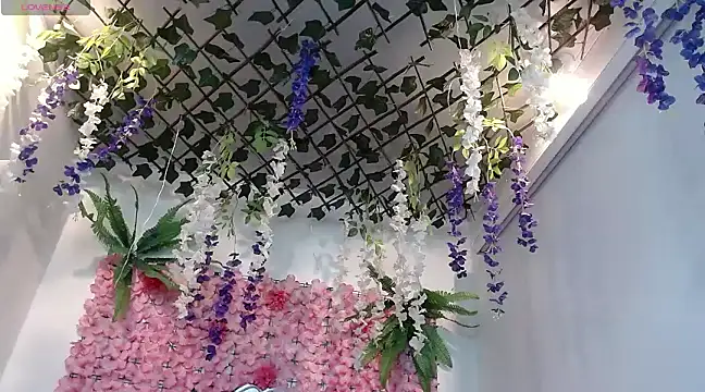 Snapshot of BLONDE_SEXYHOT chatting on February 2025 03:40:01 AM BLONDE SEXYHOT online show from February 2025 03:40:01 AM