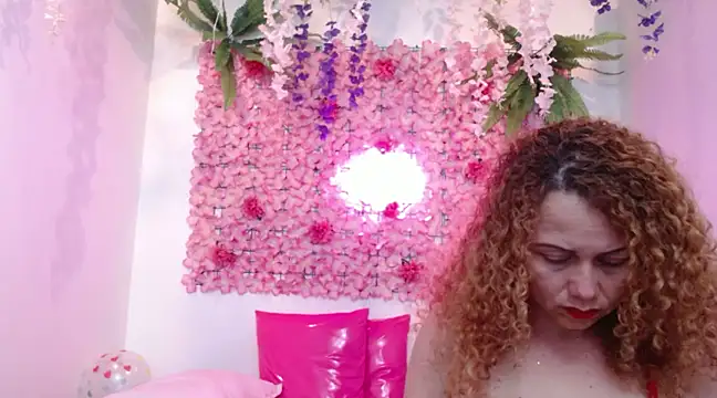 Snapshot of BLONDE_SEXYHOT chatting on February 2025 06:23:01 AM BLONDE SEXYHOT online show from February 2025 06:23:01 AM