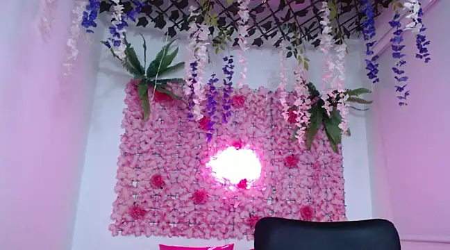 Snapshot of BLONDE_SEXYHOT chatting on February 2025 09:49:01 AM BLONDE SEXYHOT online show from February 2025 09:49:01 AM