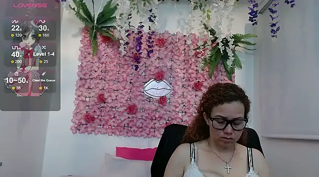 Snapshot of BLONDE_SEXYHOT chatting on February 2025 01:44:02 AM BLONDE SEXYHOT online show from February 2025 01:44:02 AM