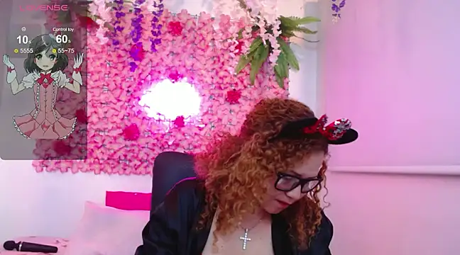 Snapshot of BLONDE_SEXYHOT chatting on February 2025 04:51:02 AM BLONDE SEXYHOT online show from February 2025 04:51:02 AM