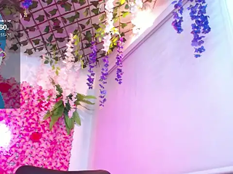 Snapshot of BLONDE_SEXYHOT chatting on March 2025 06:13:02 AM BLONDE SEXYHOT online show from March 2025 06:13:02 AM