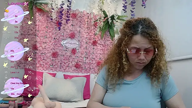 Snapshot of BLONDE_SEXYHOT chatting on March 2025 05:49:02 AM BLONDE SEXYHOT online show from March 2025 05:49:02 AM