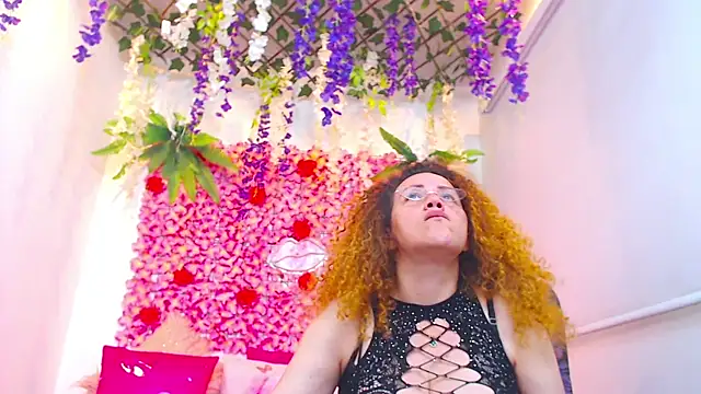 Snapshot of BLONDE_SEXYHOT chatting on December 2025 07:00:01 PM BLONDE SEXYHOT online show from December 2025 07:00:01 PM