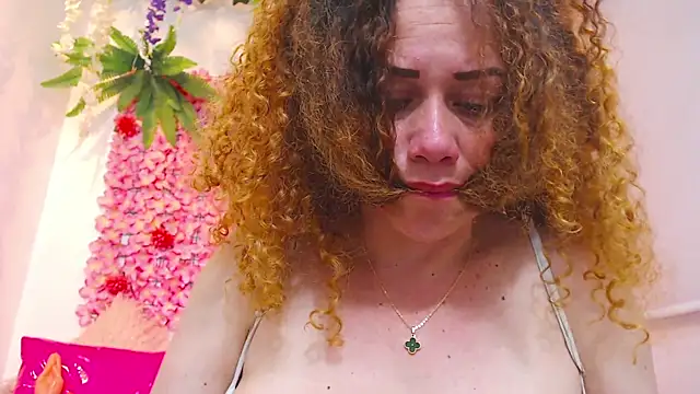 Snapshot of BLONDE_SEXYHOT chatting on December 2025 07:53:02 PM BLONDE SEXYHOT online show from December 2025 07:53:02 PM