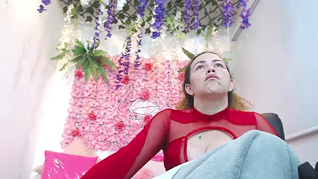 Snapshot of BLONDE_SEXYHOT chatting on December 2025 01:27:01 PM BLONDE SEXYHOT online show from December 2025 01:27:01 PM