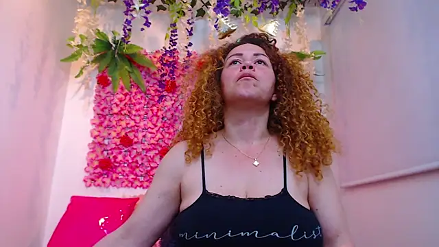 Snapshot of BLONDE_SEXYHOT chatting on December 2025 09:42:02 PM BLONDE SEXYHOT online show from December 2025 09:42:02 PM