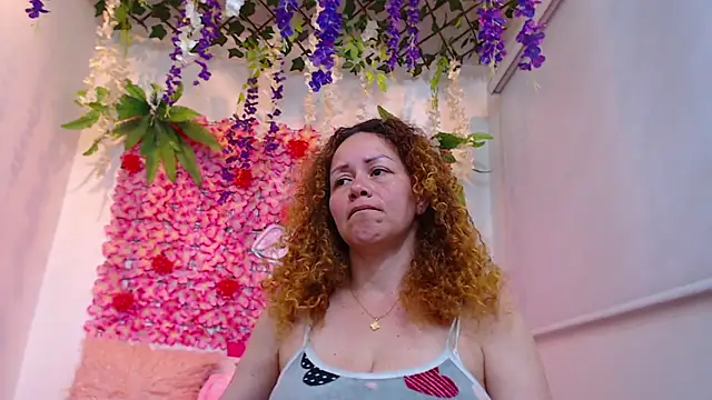 Snapshot of BLONDE_SEXYHOT chatting on December 2025 06:59:02 PM BLONDE SEXYHOT online show from December 2025 06:59:02 PM