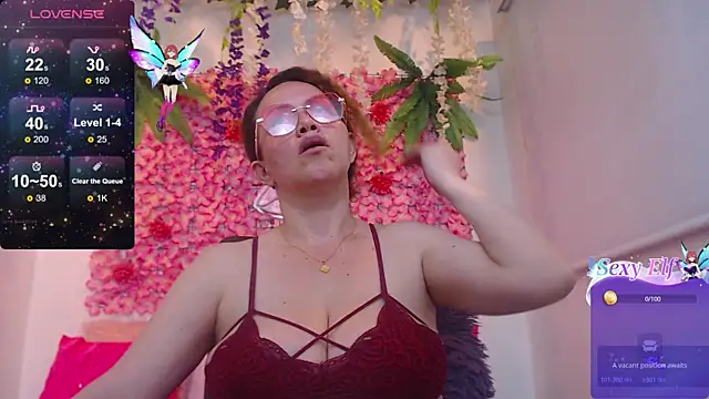 Snapshot of BLONDE_SEXYHOT chatting on January 2026 08:12:01 PM BLONDE SEXYHOT online show from January 2026 08:12:01 PM