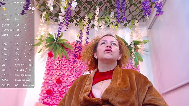 Snapshot of BLONDE_SEXYHOT chatting on January 2026 10:21:02 AM BLONDE SEXYHOT online show from January 2026 10:21:02 AM