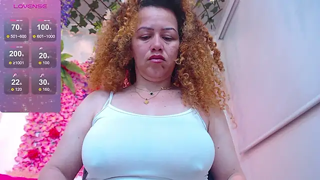 Snapshot of BLONDE_SEXYHOT chatting on February 2026 10:10:01 AM BLONDE SEXYHOT online show from February 2026 10:10:01 AM