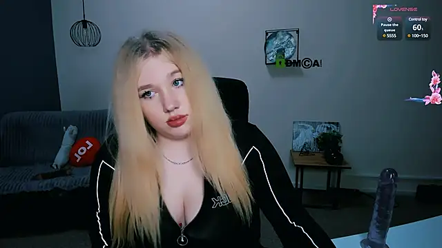 Snapshot of juli_kisss chatting on January 2025 11:33:01 PM juli kisss online show from January 2025 11:33:01 PM