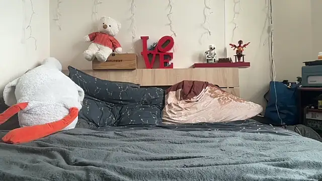 LinelikeOverseer online show from March 2026 11:14:01 AM