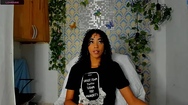 Snapshot of sasha_fox00 chatting on December 2024 07:08:02 PM sasha fox00 online show from December 2024 07:08:02 PM