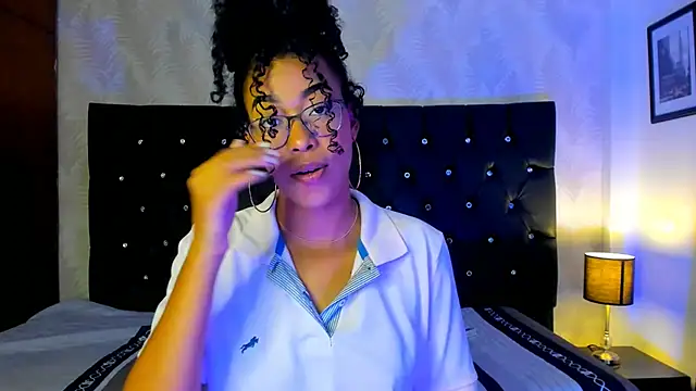 Snapshot of sasha_fox00 chatting on January 2025 04:15:01 PM sasha fox00 online show from January 2025 04:15:01 PM