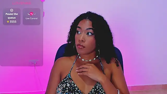 Snapshot of sasha_fox00 chatting on February 2026 05:39:01 AM sasha fox00 online show from February 2026 05:39:01 AM