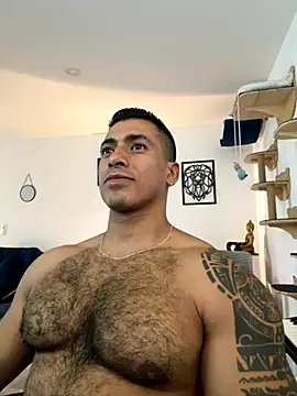 Snapshot of aaroncolombia chatting on September 2025 09:50:01 PM aaroncolombia online show from September 2025 09:50:01 PM