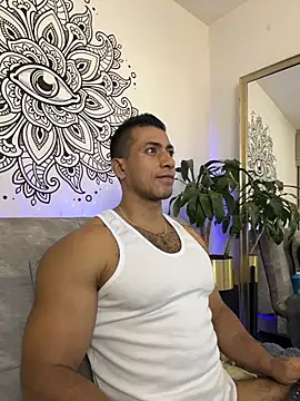 Snapshot of aaroncolombia chatting on October 2025 11:58:02 AM aaroncolombia online show from October 2025 11:58:02 AM