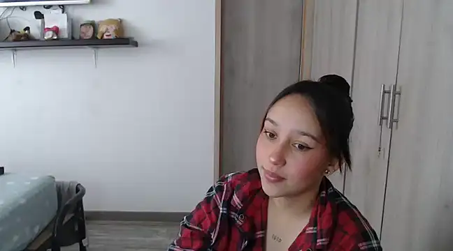 Skarlet Adams28 online show from December 2024 07:28:01 PM