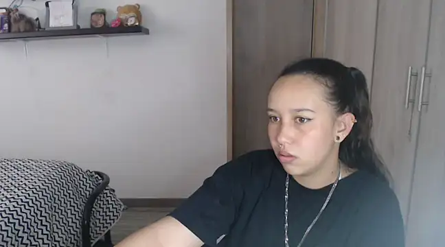 Skarlet Adams28 online show from December 2024 10:10:02 PM