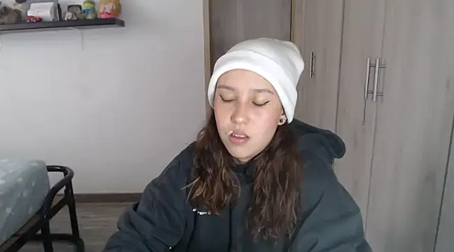 Skarlet Adams28 online show from January 2025 10:20:02 PM