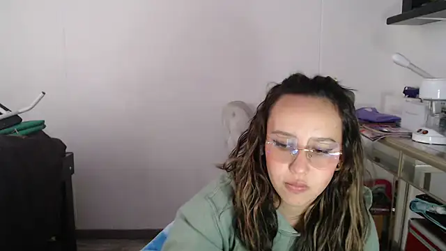 Skarlet Adams28 online show from March 2025 07:11:02 PM