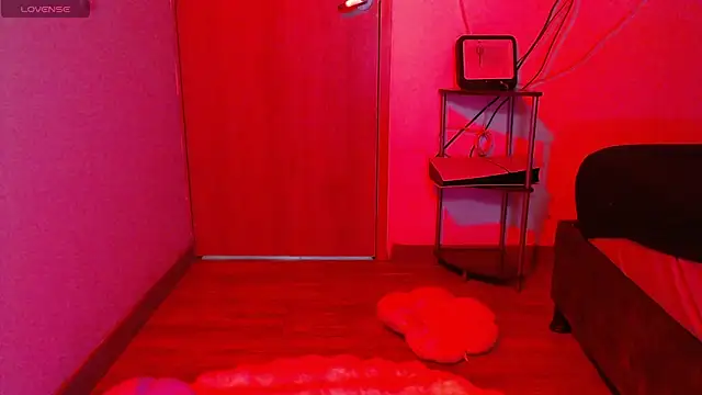 Skarlet Adams28 online show from October 2025 10:43:02 PM