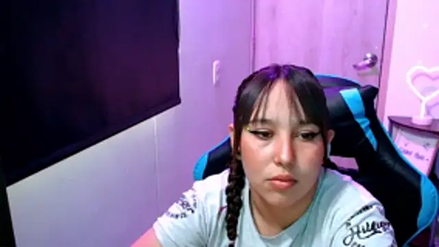 Skarlet Adams28 online show from April 2026 09:54:01 PM