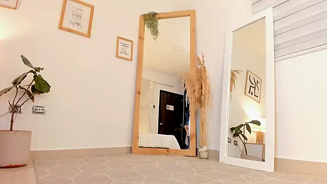 viooletaa online show from March 2025 06:47:01 PM