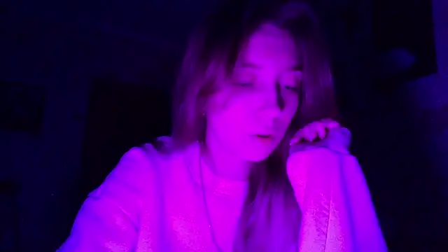 qwolll online show from March 2025 11:23:01 AM