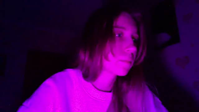 qwolll online show from March 2025 07:27:01 PM