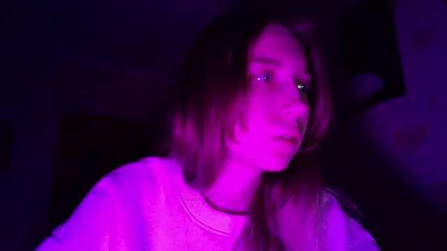 qwolll online show from March 2025 10:11:01 AM