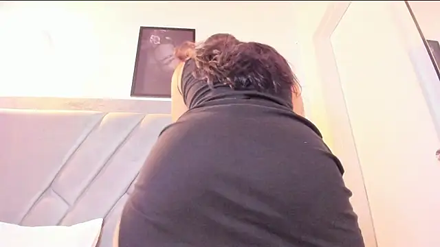 nataliee foster online show from September 2025 10:19:01 AM